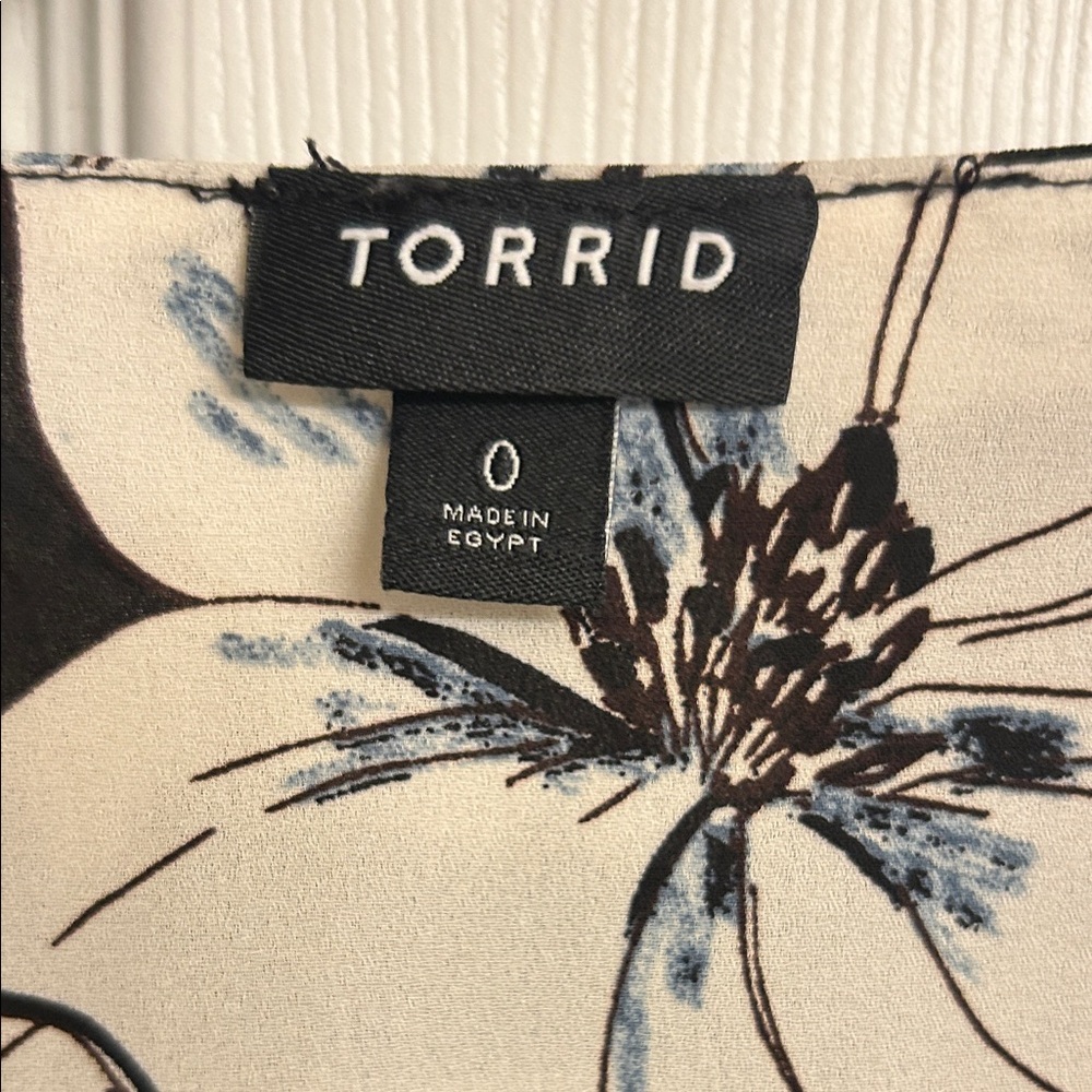 torrid Black White Floral Wrap Blouse Elastic Waist & Cuffs Relaxed Fit Size 12 - Picture 7 of 9